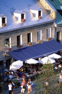 Terrace on Place Jacques-Cartier (Poulin, Stéphan © Poulin, Stéphan; Tourisme Montréal. All Rights Reserved.)