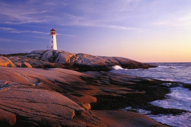 Phare de Peggy’s Point, Peggy’s Cove – Nouvelle-Écosse (miquitos © miquitos; VisaPro.ca Certains droits réservés) (Licence C.C.)