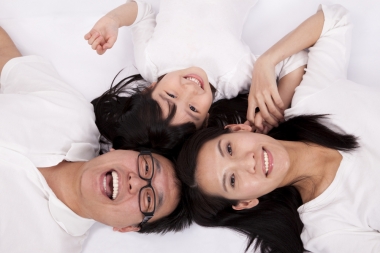 Famille asiatique heureuse (Happy Asian family) (Wang, Tom © Wang, Tom; VisaPro.ca. Tous droits réservés.)