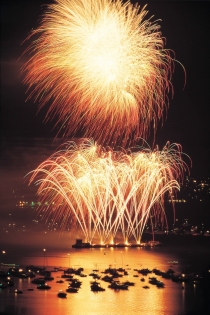 Célébrations du Festival Light fireworks dans la Baie des anglais, Vancouver (King, Joseph S © King, Joseph S; Tourism BC. Tdr.)
